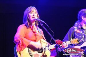 suzy bogguss-gobbler theater-concert-live music-country music-the gobbler theater-johnson creek-wisconsin (26)